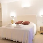 Hotel The White Knight Premium Boutique *