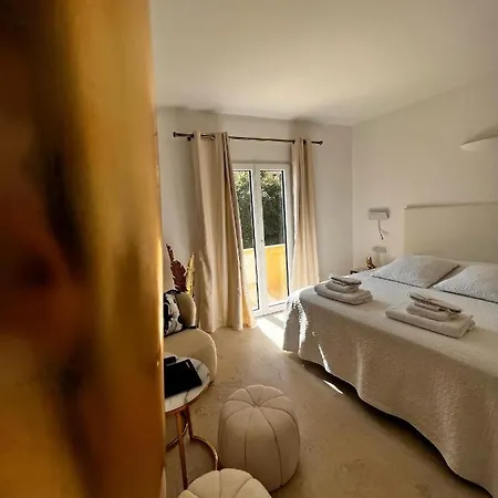 Otel The White Knight Premium Boutique