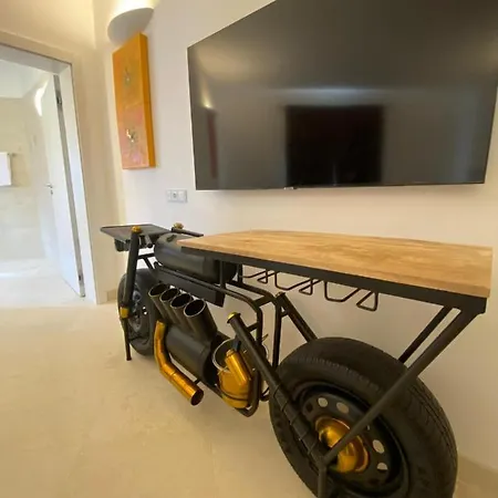 호텔 The White Knight Premium Boutique *