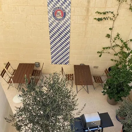 The White Knight Premium Boutique Otel Għajnsielem