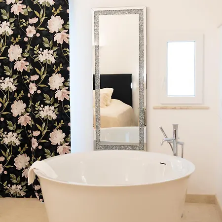 The White Knight Premium Boutique Għajnsielem