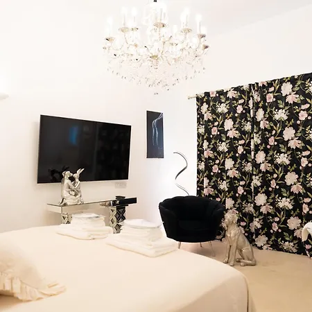 The White Knight Premium Boutique Hotel *