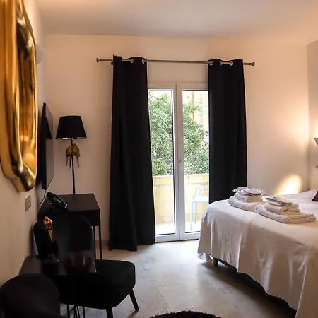 호텔 The White Knight Premium Boutique Għajnsielem