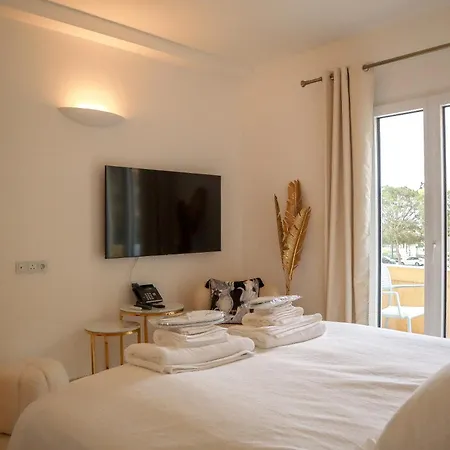 The White Knight Premium Boutique Otel Għajnsielem