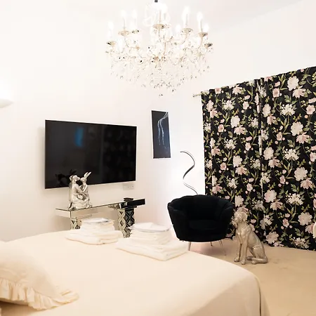 The White Knight Premium Boutique Otel Għajnsielem
