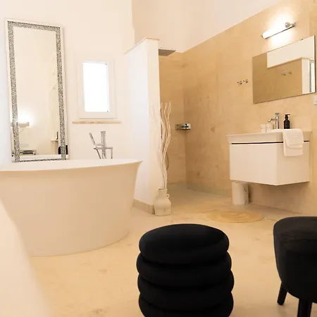 The White Knight Premium Boutique Otel Għajnsielem