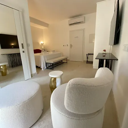 The White Knight Premium Boutique Otel