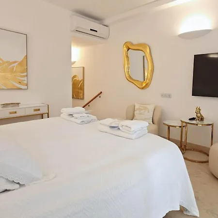 The White Knight Premium Boutique Otel