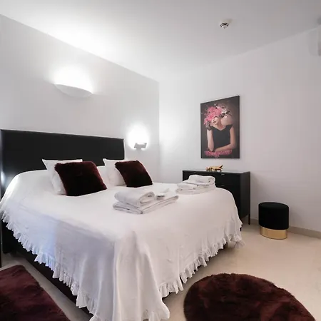 Otel The White Knight Premium Boutique Għajnsielem