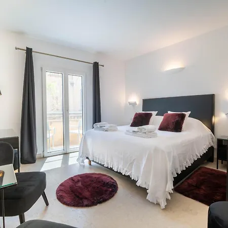 The White Knight Premium Boutique Otel