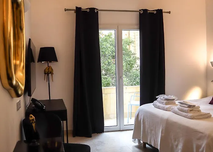 호텔 The White Knight Premium Boutique Għajnsielem