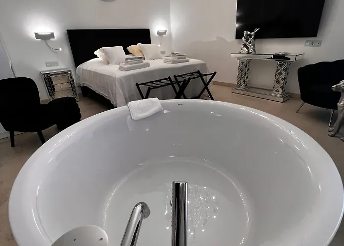 호텔 The White Knight Premium Boutique *