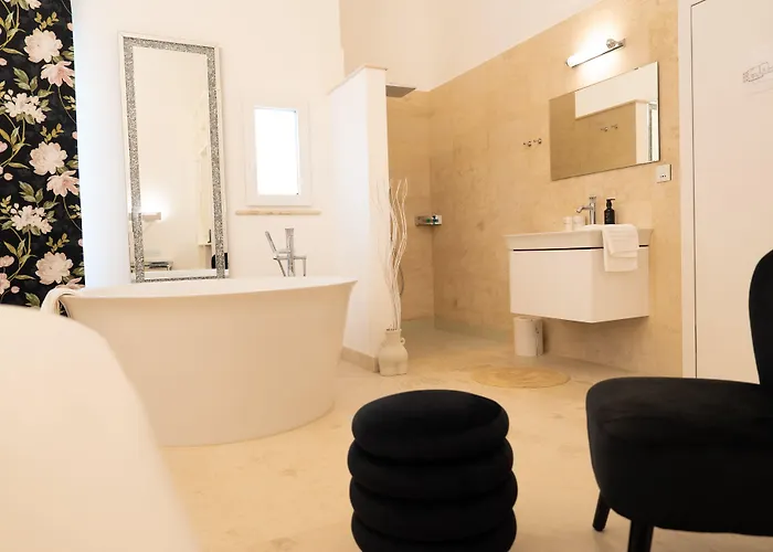 The White Knight Premium Boutique 호텔 Għajnsielem