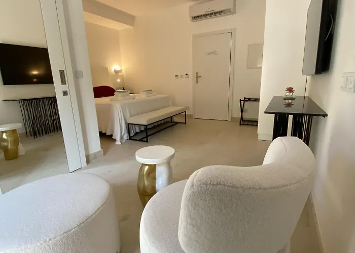 The White Knight Premium Boutique 호텔